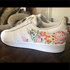 These perfect shoes are just to big for me👟